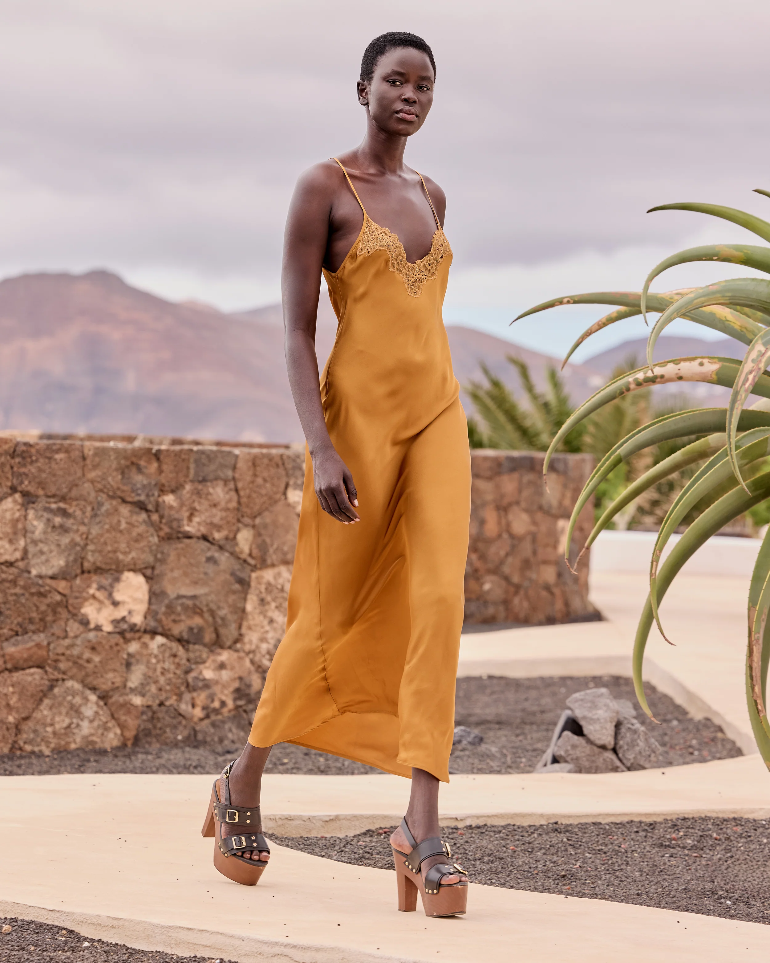 Robe Bruma - Ocre - Image 2